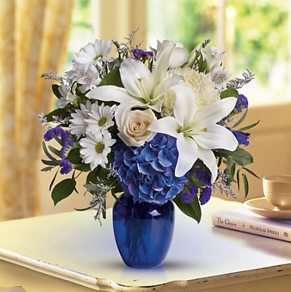Blooms Reston: Beautiful in Blue